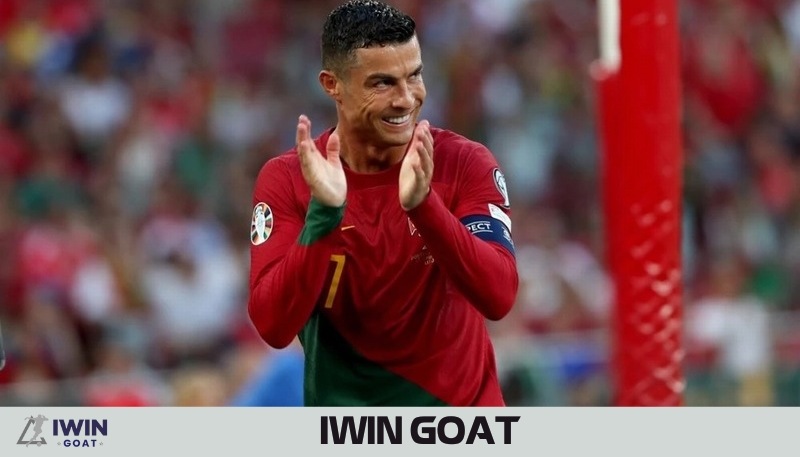 Cristiano Ronaldo, người viết sử bằng bàn chân, đã khắc tên mình vào đỉnh Olympus với 904 bàn thắng rực rỡ.